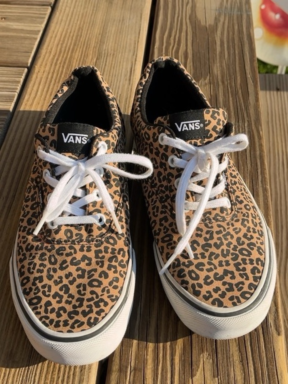 Vans Leopard Print Low-Top Sneakers - Tan & Black